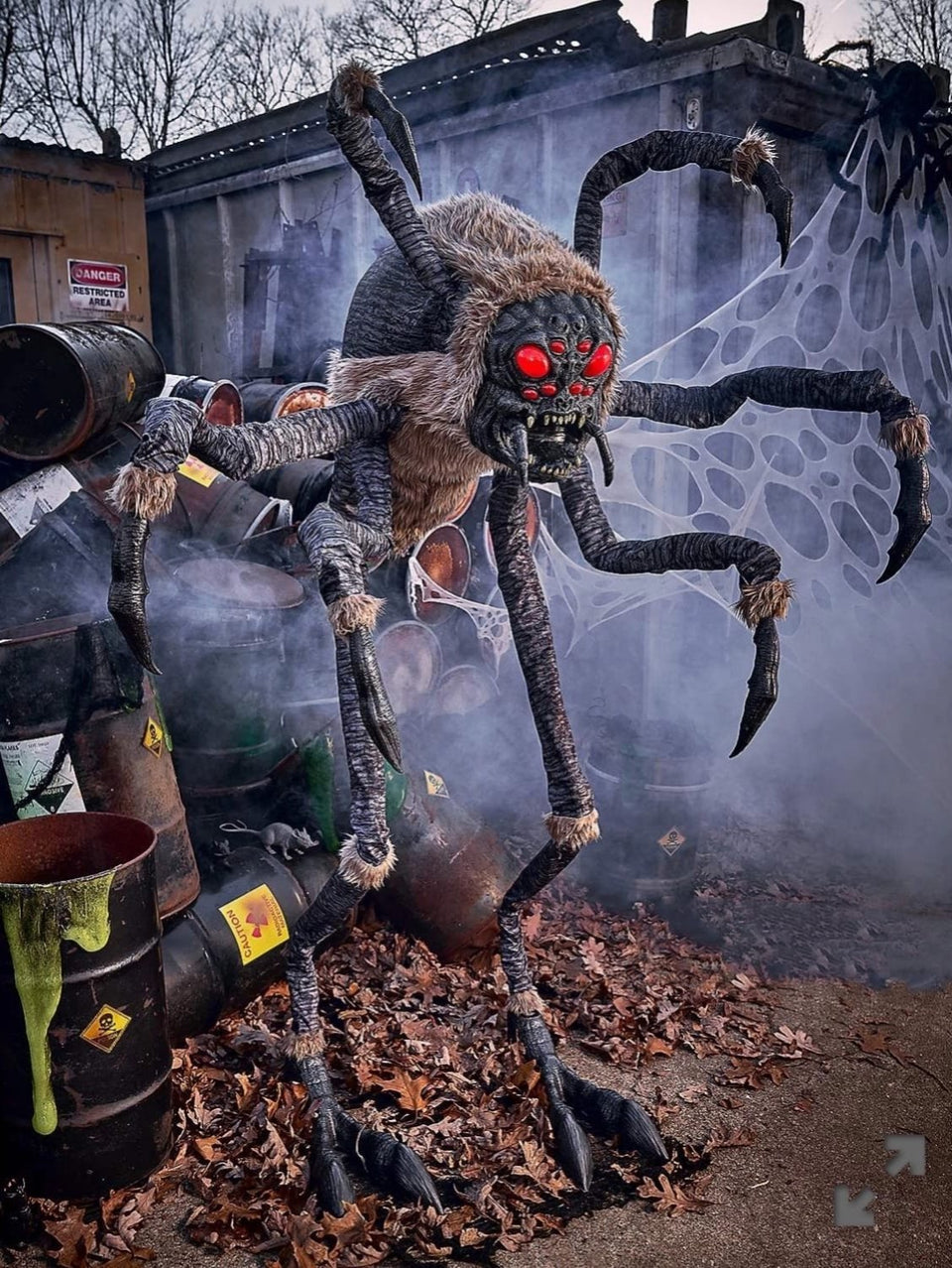 Animatrónico Mammoth Spider - La Oveja Negra Disfraces