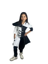 Dama Black and White