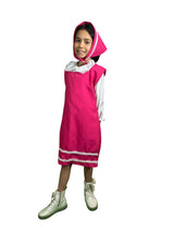 Niña de la capucha rosa